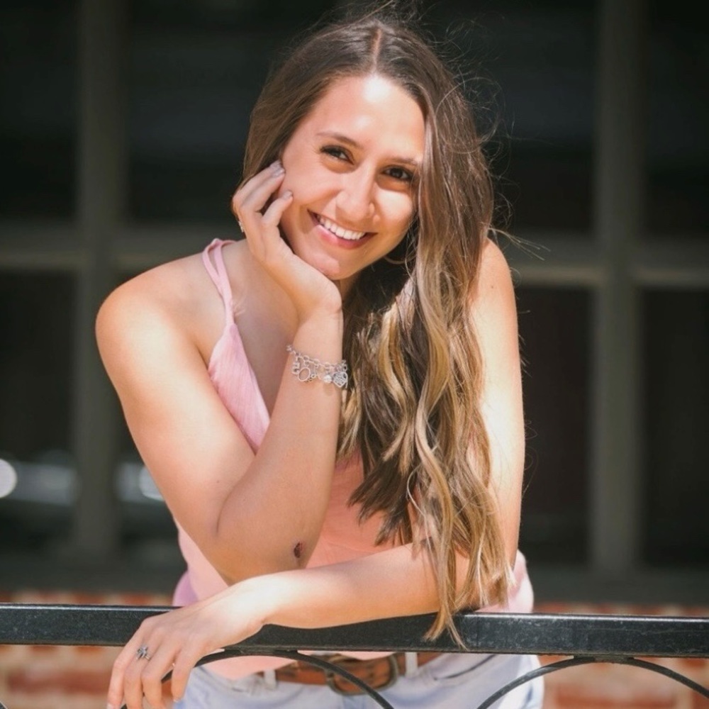 Meet your Posher, Alyvia